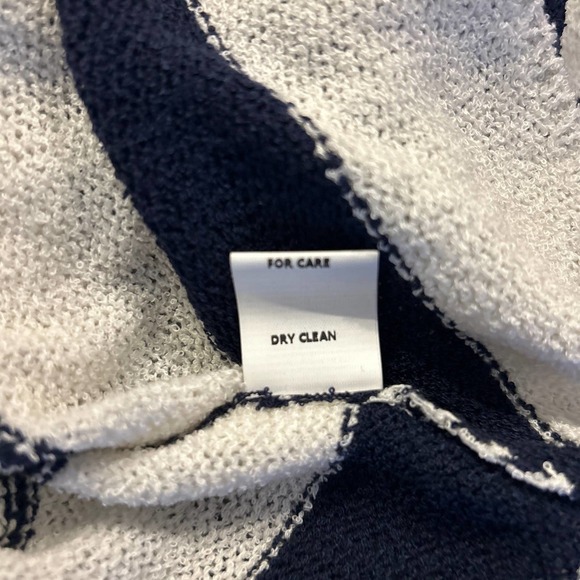 Women’s Stitch Fix Exclusive August Mist Sweater Small - Picture 6 of 6